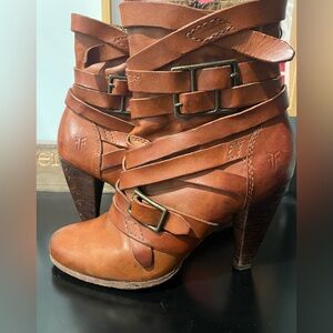 Frye ankle strappy buckle booties side zip closure distressed size 7